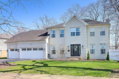 1614 Sawyer Ave, Glen Ellyn, IL 60137