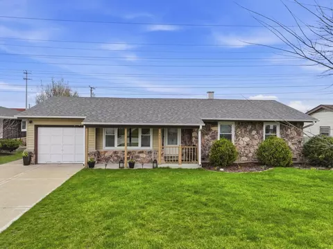441 Walnut Ln, Elk Grove Village, IL 60007