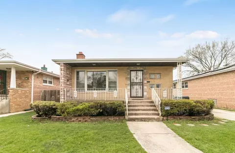 9534 S Sacramento Ave, Evergreen Park, IL 60805