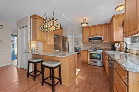 Kitchen - 2138 Derby Ct, Wheaton, IL 60189 photo 2 of 2