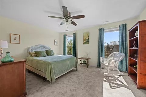 Bedroom - 2138 Derby Ct, Wheaton, IL 60189 photo 3 of 4