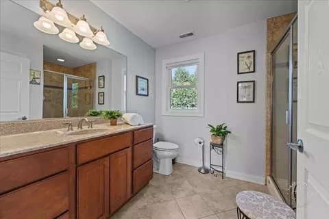 Bath - 2138 Derby Ct, Wheaton, IL 60189 photo 1 of 4