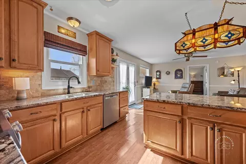 Kitchen - 2138 Derby Ct, Wheaton, IL 60189 photo 1 of 2