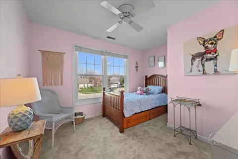 Bedroom - 2138 Derby Ct, Wheaton, IL 60189 photo 4 of 4