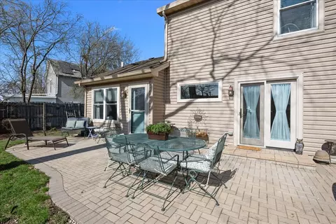 Exterior - 2138 Derby Ct, Wheaton, IL 60189 photo 2 of 5