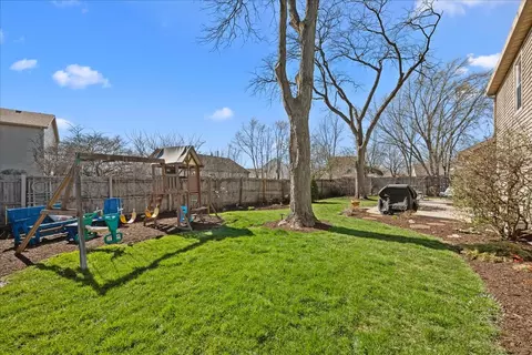 Exterior - 2138 Derby Ct, Wheaton, IL 60189 photo 5 of 5