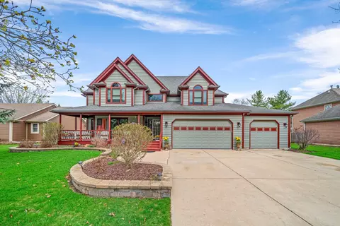 520 Rees St, Hinckley, IL 60520
