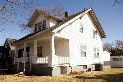 207 Poplar St, Depue, IL 61322