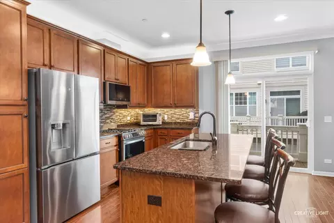 Kitchen - 409 Lexington Ln, Rolling Meadows, IL 60008 photo 2 of 2
