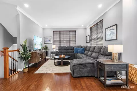 Living - 409 Lexington Ln, Rolling Meadows, IL 60008 photo 1 of 1