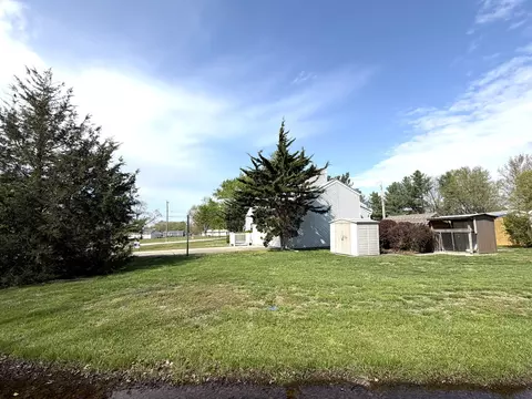Exterior - 408 E Croan St, Irvington, IL 62848 photo 2 of 2