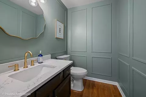 Bath - 1713 Edgewood Dr, Algonquin, IL 60102 photo 1 of 5