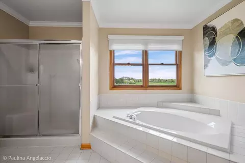 Bath - 1713 Edgewood Dr, Algonquin, IL 60102 photo 3 of 5