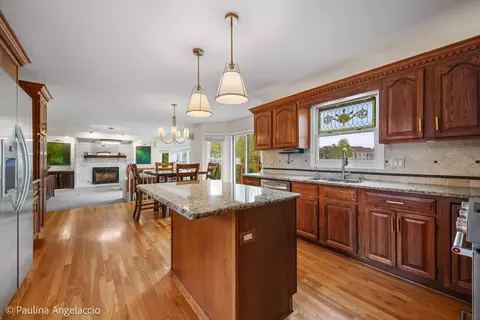 Kitchen - 1713 Edgewood Dr, Algonquin, IL 60102 photo 1 of 4
