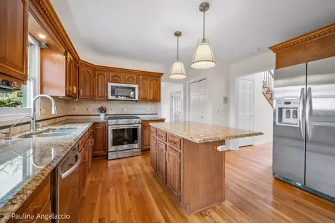 Kitchen - 1713 Edgewood Dr, Algonquin, IL 60102 photo 2 of 4