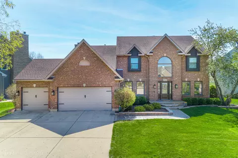 1713 Edgewood Dr, Algonquin, IL 60102