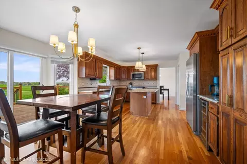 Kitchen - 1713 Edgewood Dr, Algonquin, IL 60102 photo 4 of 4