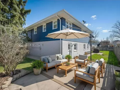 Exterior - 452 E Adams St, Elmhurst, IL 60126 photo 2 of 4