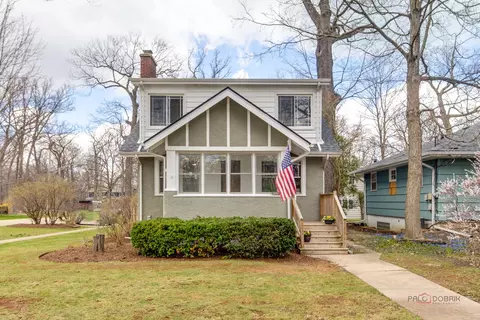 300 E Sheridan Pl, Lake Bluff, IL 60044