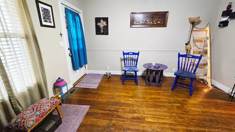 Entry Way - 322 Linden Ave, Centralia, IL 62801 photo 1 of 2