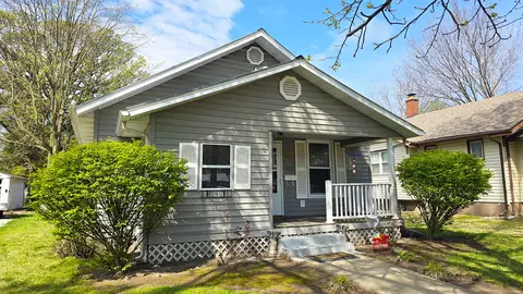 Exterior - 322 Linden Ave, Centralia, IL 62801 photo 2 of 8