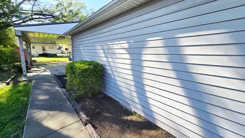Exterior - 322 Linden Ave, Centralia, IL 62801 photo 5 of 8