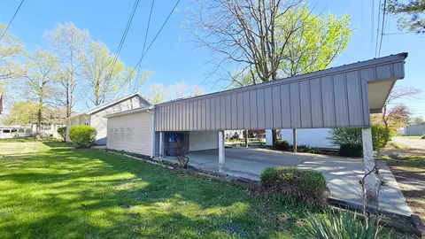 Exterior - 322 Linden Ave, Centralia, IL 62801 photo 7 of 8
