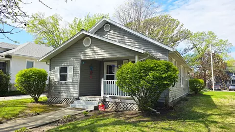 Exterior - 322 Linden Ave, Centralia, IL 62801 photo 3 of 8