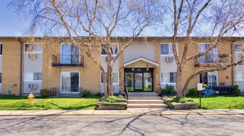 8828 N Leslie Ln #1F, Des Plaines, IL 60016