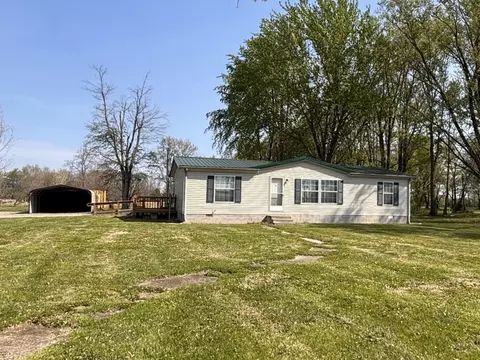 15662 E Nolan Rd, Mount Vernon, IL 62864