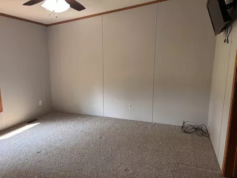 Bedroom - 15662 E Nolan Rd, Mount Vernon, IL 62864 photo 1 of 5