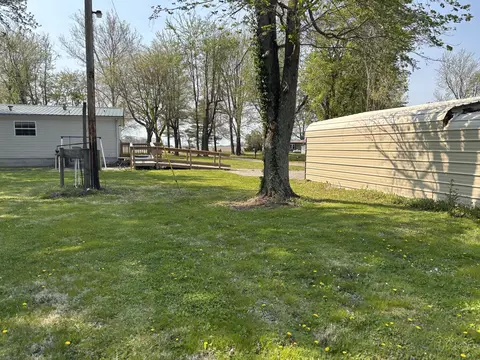 Exterior - 15662 E Nolan Rd, Mount Vernon, IL 62864 photo 12 of 15