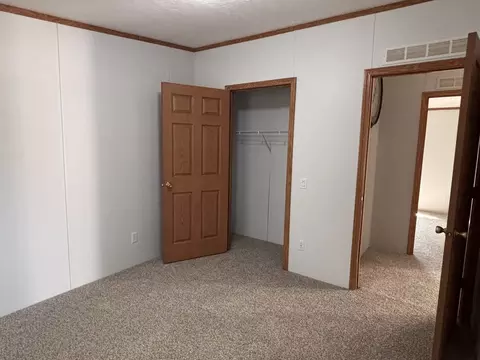 Bedroom - 15662 E Nolan Rd, Mount Vernon, IL 62864 photo 2 of 5