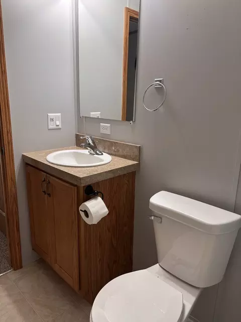 Bath - 15662 E Nolan Rd, Mount Vernon, IL 62864 photo 6 of 6