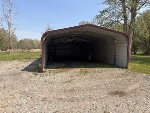 Exterior - 15662 E Nolan Rd, Mount Vernon, IL 62864 photo 10 of 15