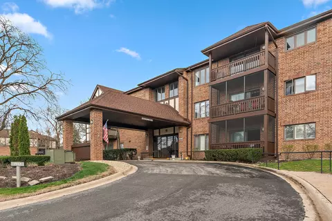 7737 W Golf Dr #303, Palos Heights, IL 60463