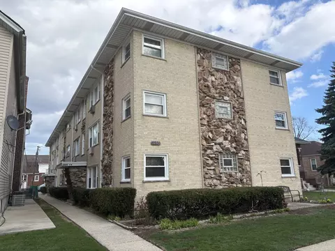 2331 N Sayre Ave #2D, Chicago, IL 60707