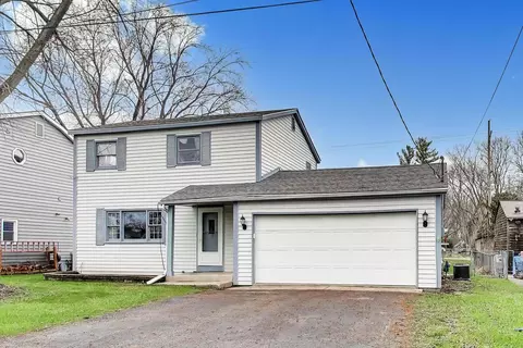 2904 Gregg Dr, Mchenry, IL 60050