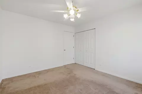 Bedroom - 681 Castlerea Ln, Des Plaines, IL 60016 photo 6 of 8