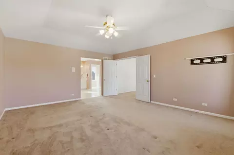 Bedroom - 681 Castlerea Ln, Des Plaines, IL 60016 photo 2 of 8