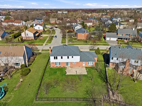 View/Area - 681 Castlerea Ln, Des Plaines, IL 60016 photo 5 of 5