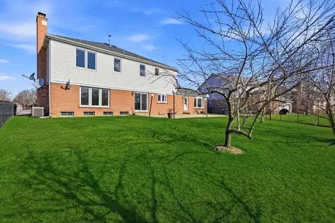 Exterior - 681 Castlerea Ln, Des Plaines, IL 60016 photo 4 of 4