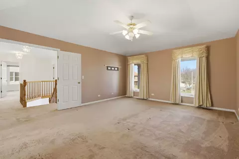 Bedroom - 681 Castlerea Ln, Des Plaines, IL 60016 photo 1 of 8