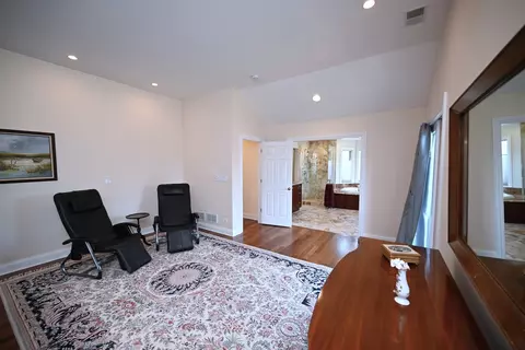 Other - 175 Lagoon Dr, Northfield, IL 60093 photo 2 of 18