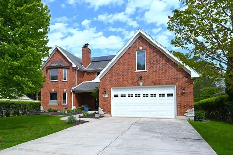 175 Lagoon Dr, Northfield, IL 60093