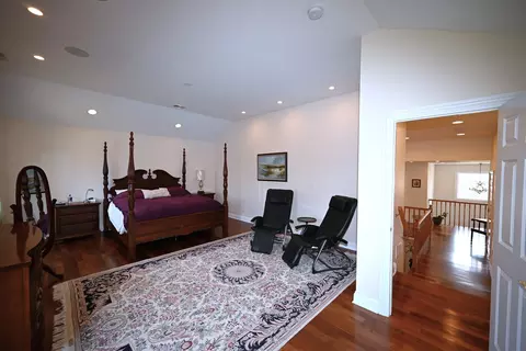 Bedroom - 175 Lagoon Dr, Northfield, IL 60093 photo 1 of 7