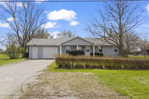 812 W 3rd St, Gilman, IL 60938