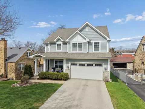 811 Michigan St, Wheaton, IL 60187