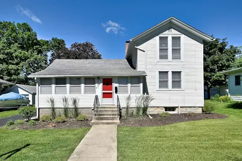 225 N Elm St, Waterman, IL 60556