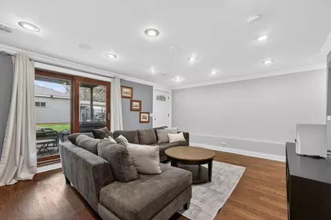 Living - 1502 N Artesian Ave #1, Chicago, IL 60622 photo 6 of 6